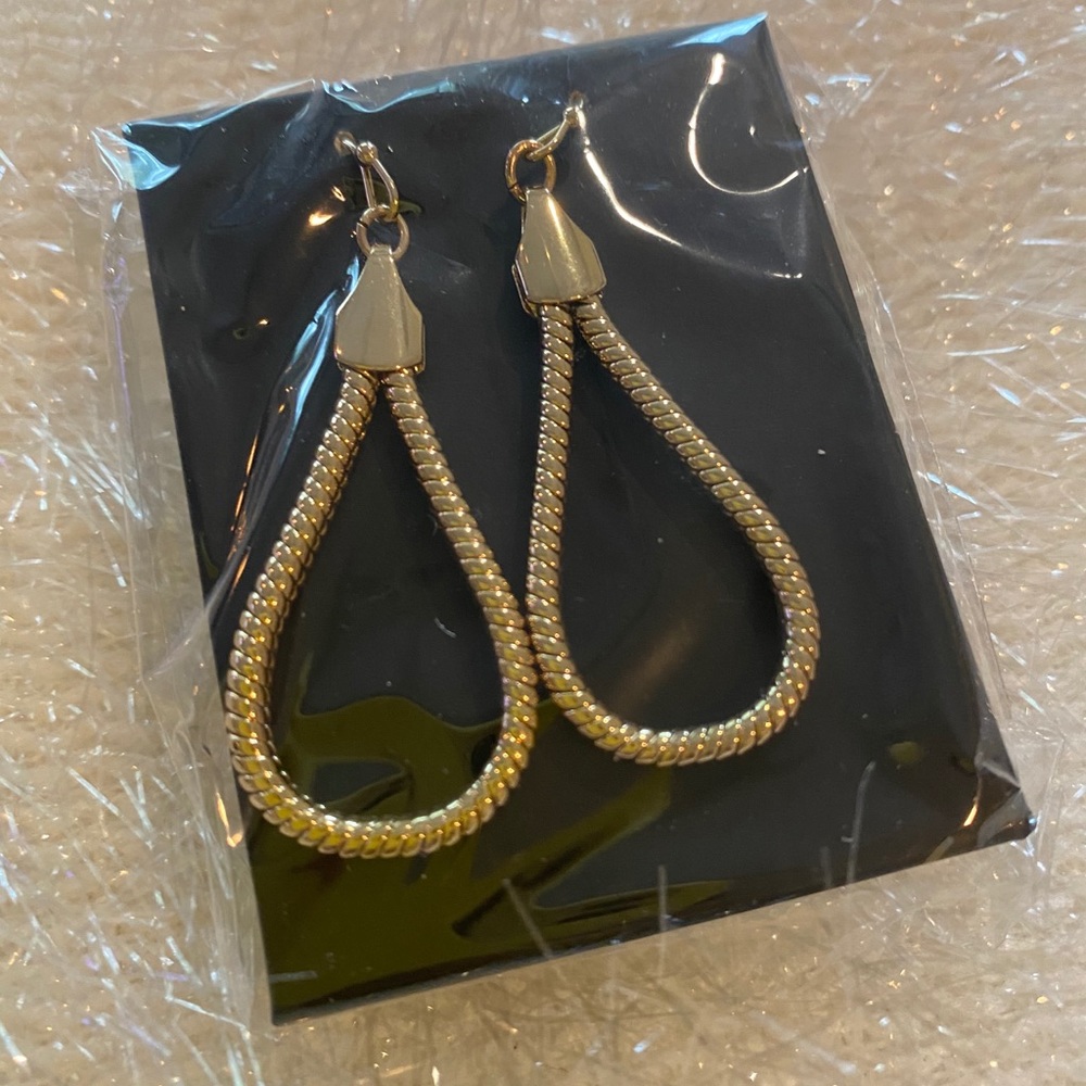 Gold Raindrop Earrings